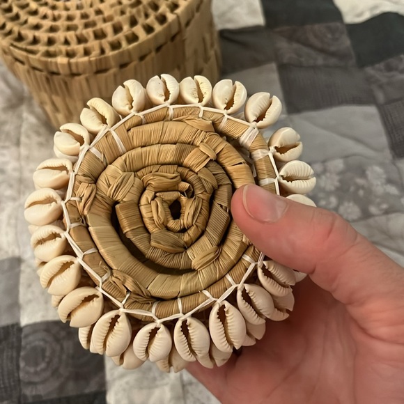 Shell coasters set of six - Picture 5 of 7